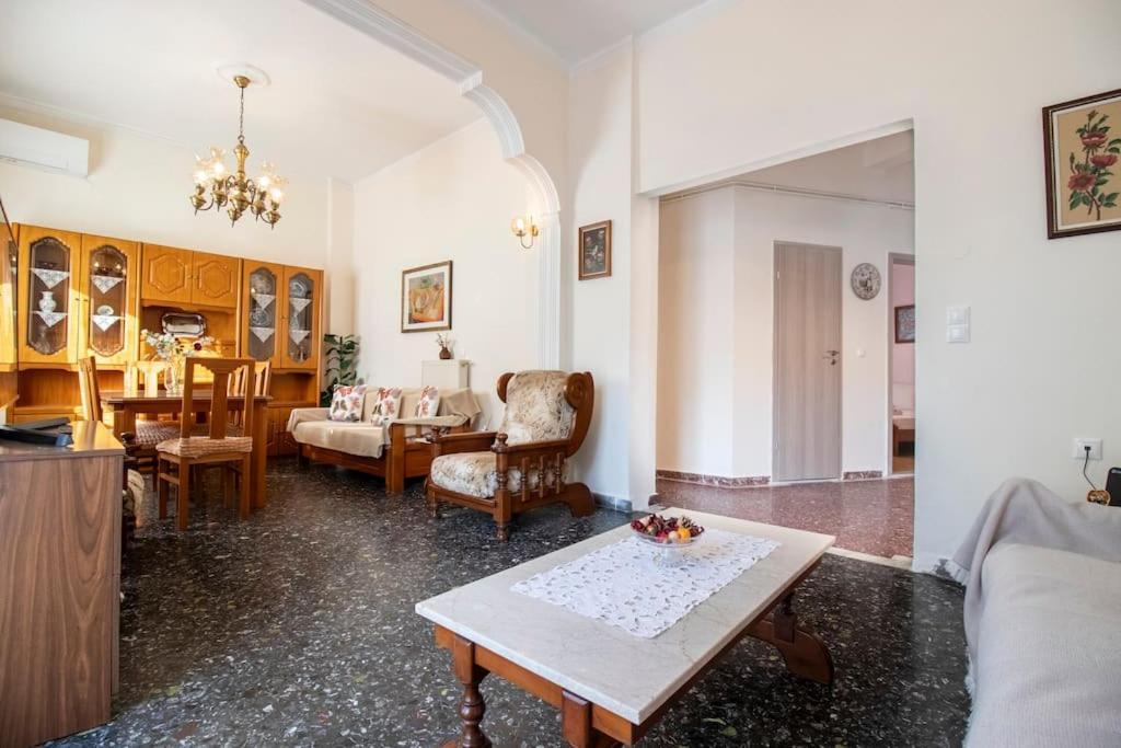 Vintage Charm Apt Near Centre Iraklion Buitenkant foto